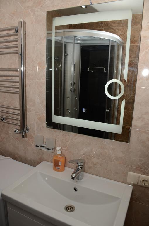 G.M.M Apartaments Batumi Exteriör bild